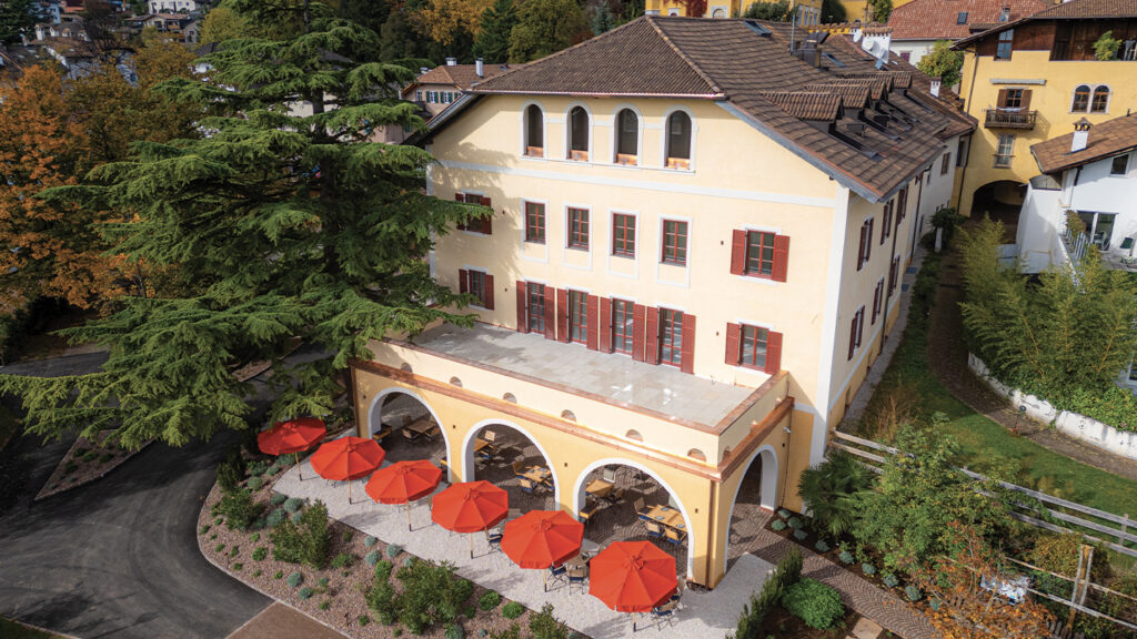 02-progettazione cucine per alberghi Vineria Sallegg by h44team