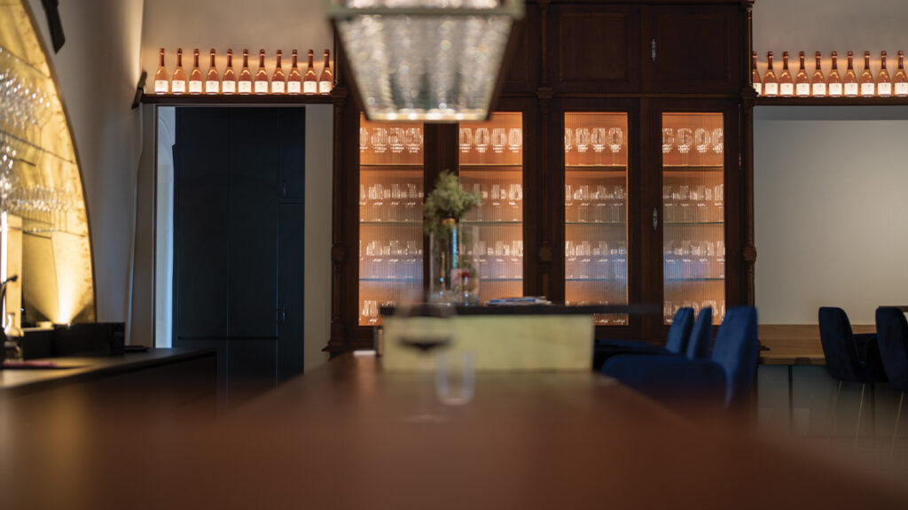 05-progettazione cucine per alberghi Vineria Sallegg by h44team